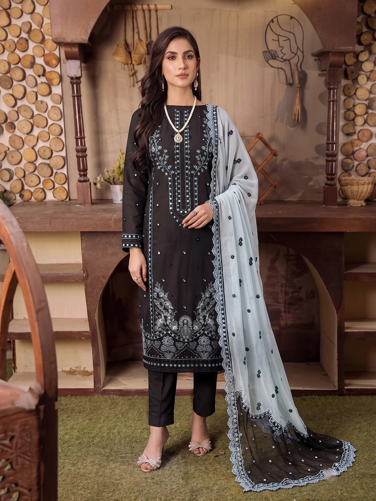 Women’s Unstitched